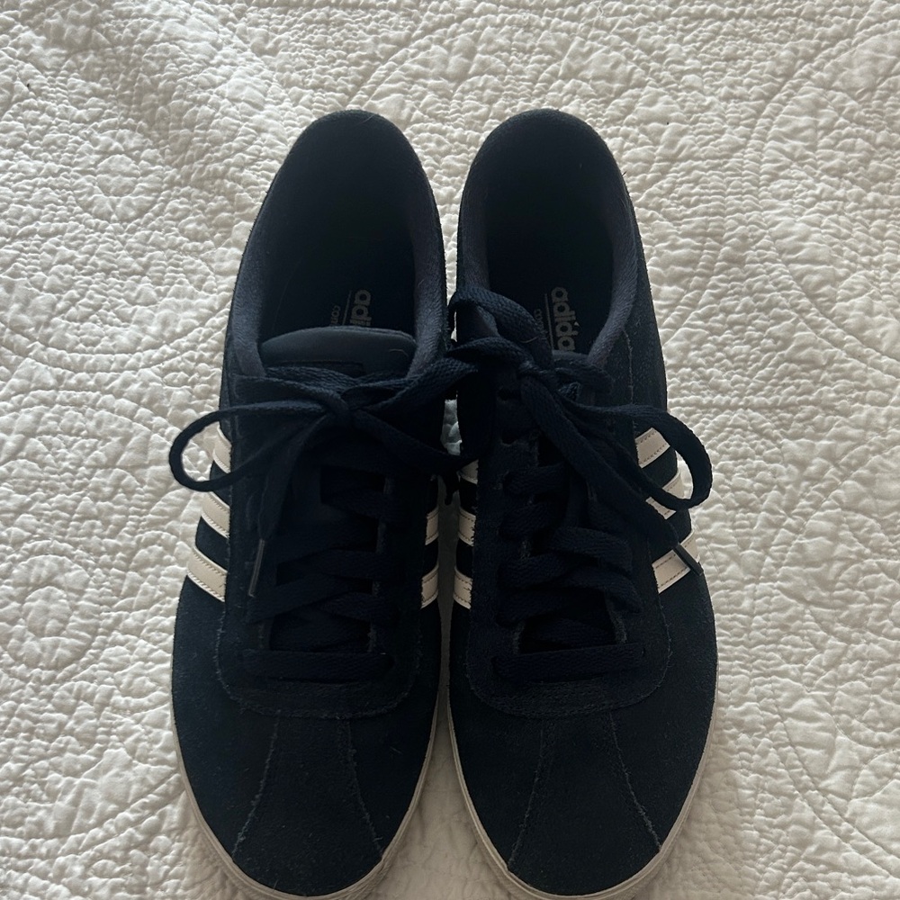 🇨🇦 adidas navy and White Athletic Shoes